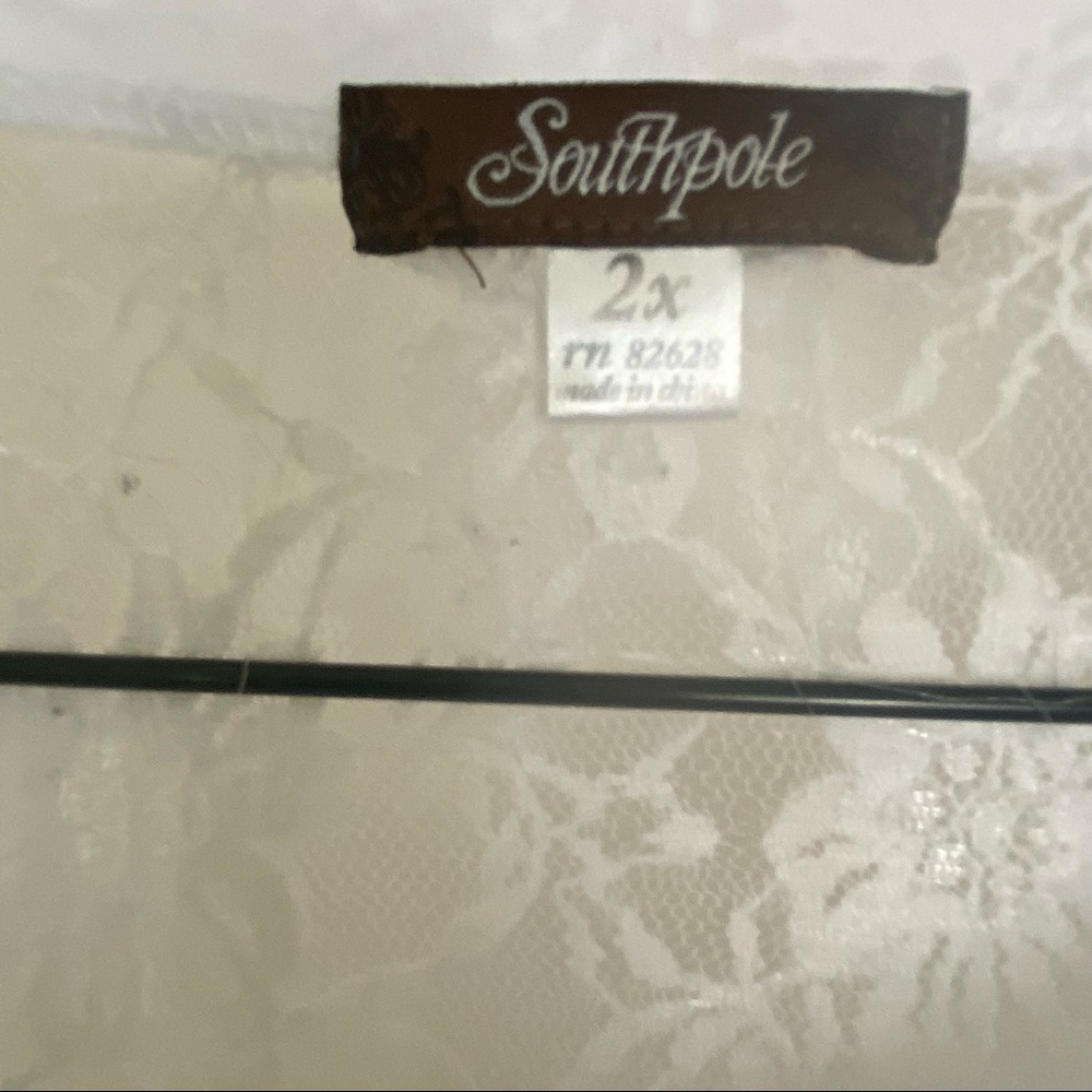 White embelished short sleeve shirt - Picture 6 of 6